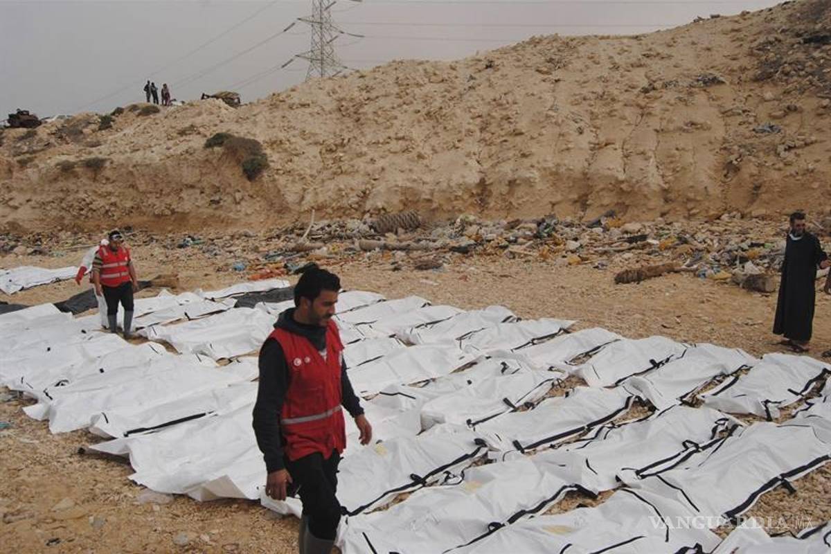 Hallan en la costa libia 74 cadáveres de migrantes