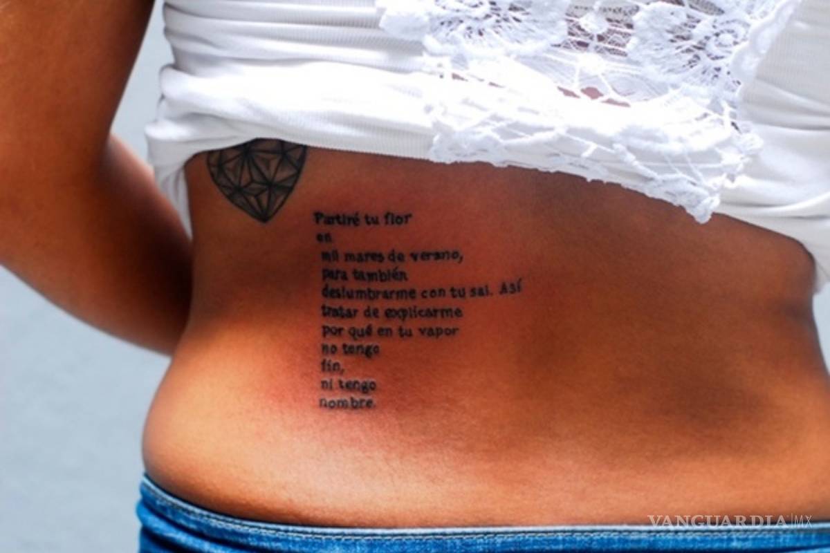 Poeta busca 20 voluntarios para tatuarles sus poemas