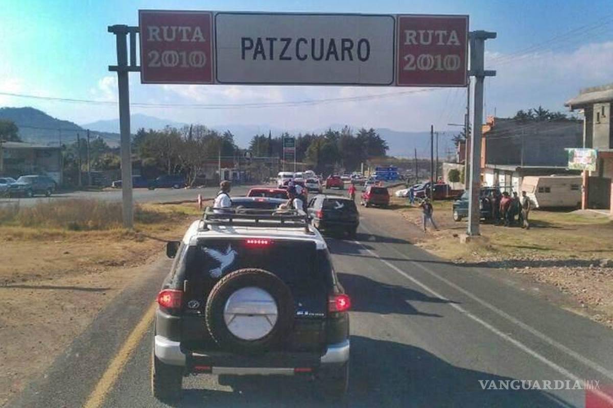 Entran autodefensas a Pátzcuaro