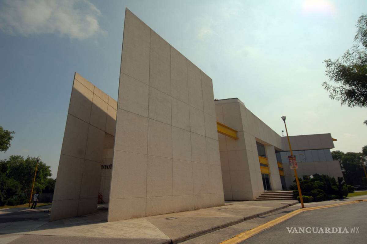 Roban 6 cuadros en exhibición de la Infoteca de UAdeC