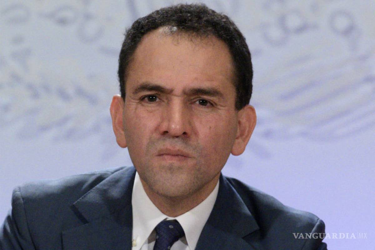 No renuncié; trabajo en planes para el país: Arturo Herrera