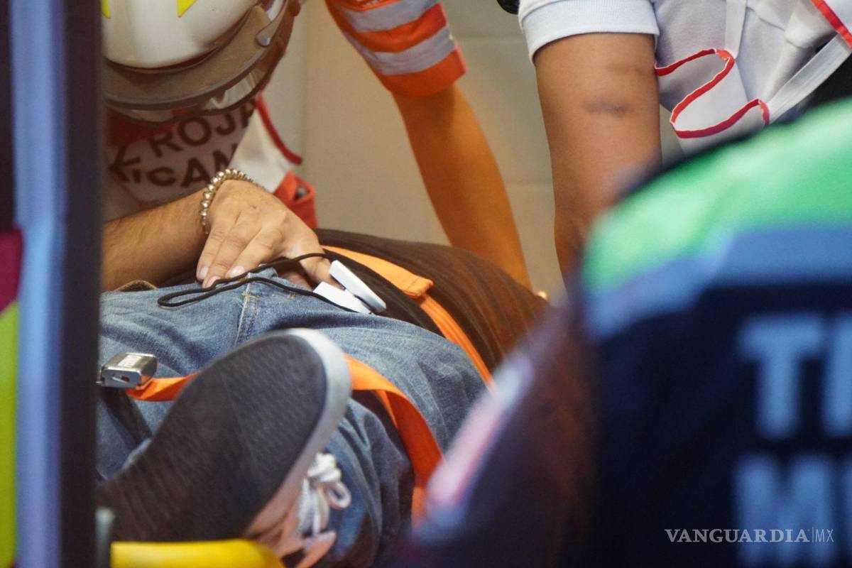 Derrapa motociclista y resulta lesionado en Saltillo