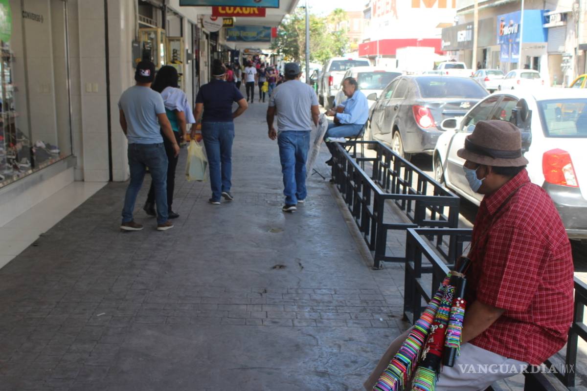 En Torreón ya salen a las calles: ‘Nuestro escape es venir un rato aquí a la plaza’