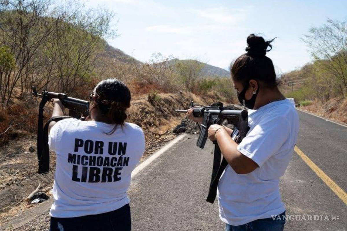 Autodefensas en Michoacán deben desarmarse, dice Ramírez Bedolla