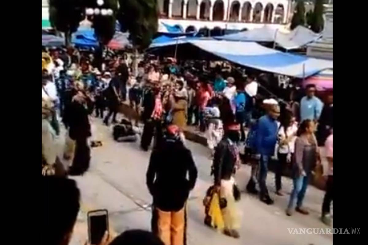 Asesinan a danzante durante desfile en Tlaxiaco, Oaxaca (Video)