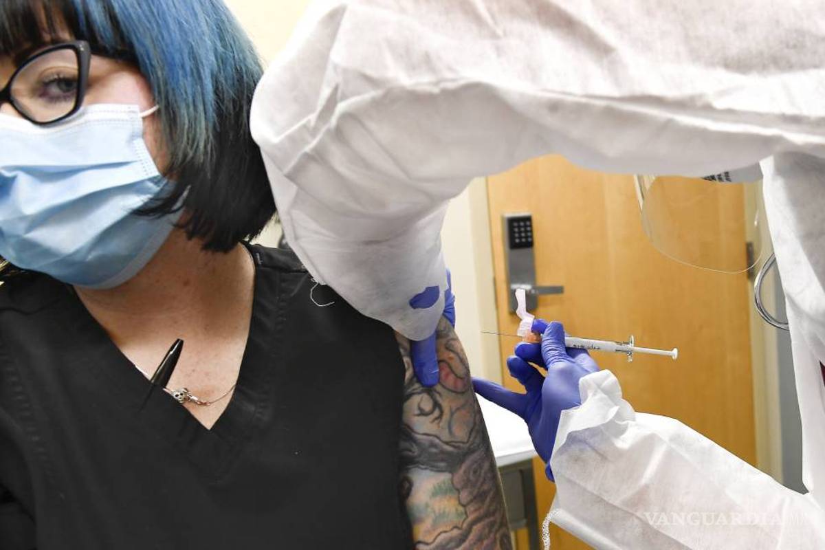 Costo de vacuna contra COVID-19 no rebasará 4 dólares, promete AstraZeneca