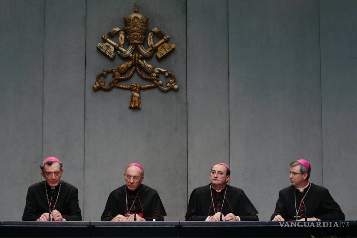 Obispo belga critica el decreto del Vaticano sobre las parejas gays