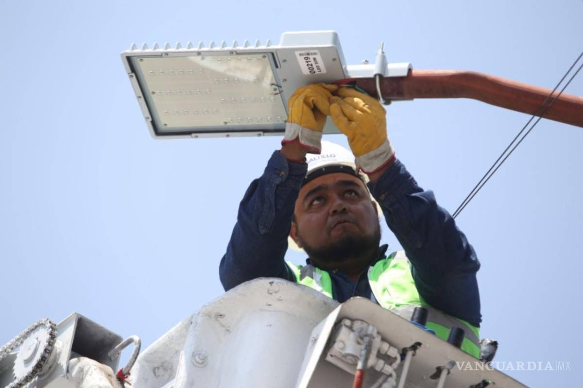 Renovación de alumbrado avanza en tiempo y forma