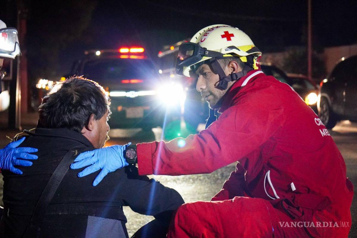 Hombre en estado de ebriedad cae de su bicicleta en pleno Centro de Saltillo