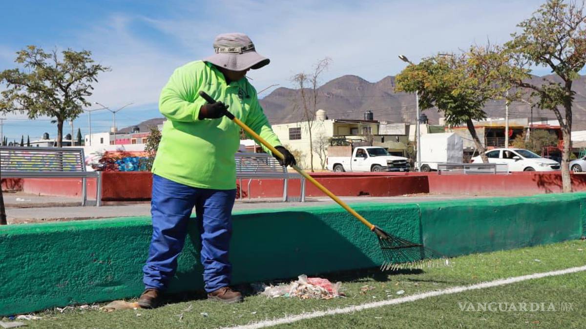 Programa de limpieza profunda llega a áreas verdes de la colonia Saltillo 2000