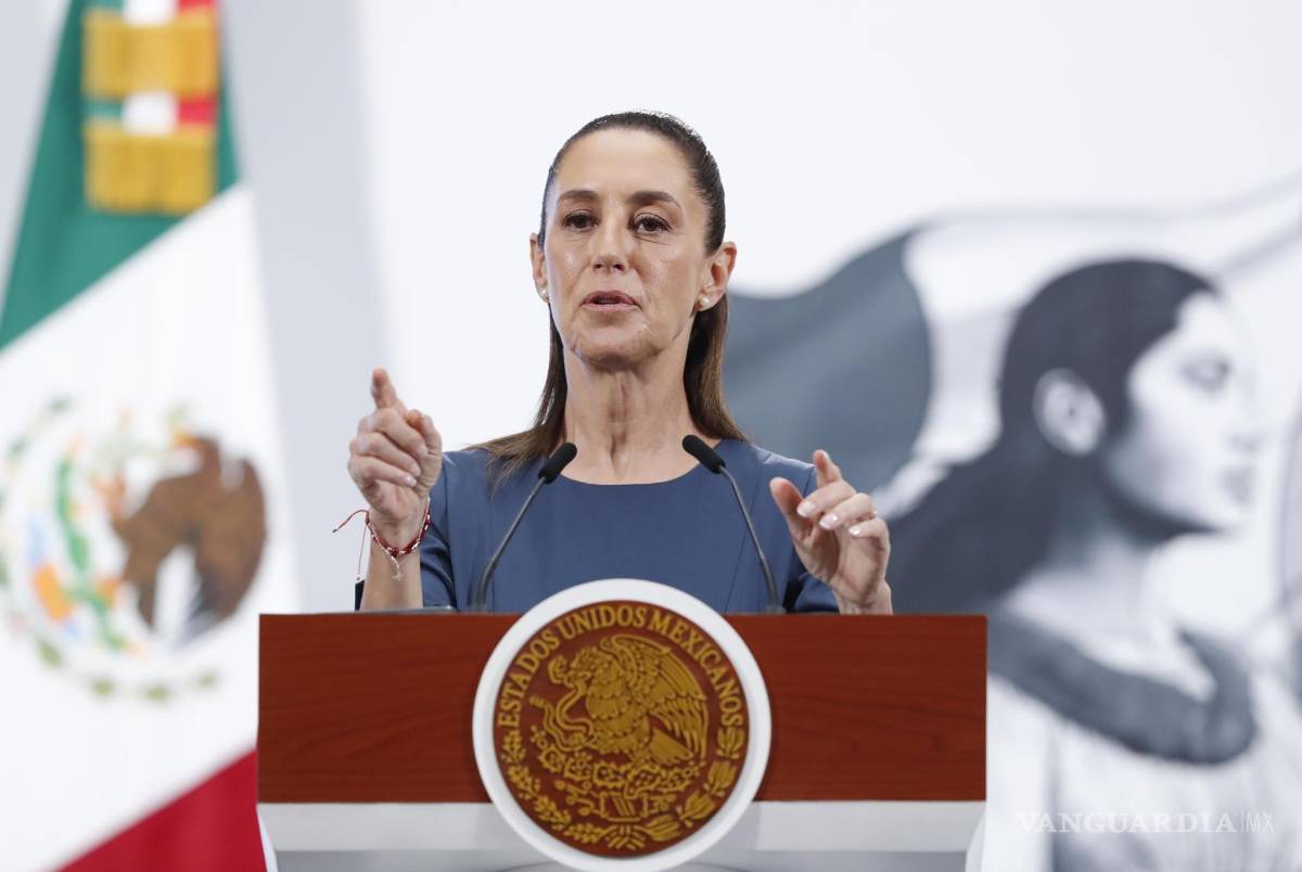 $!La presidenta Claudia Sheinbaum. México, principal receptor en la región, acumuló 64,745 millones de dólares en remesas en 2024, equivalentes al 3.4 % del PIB.