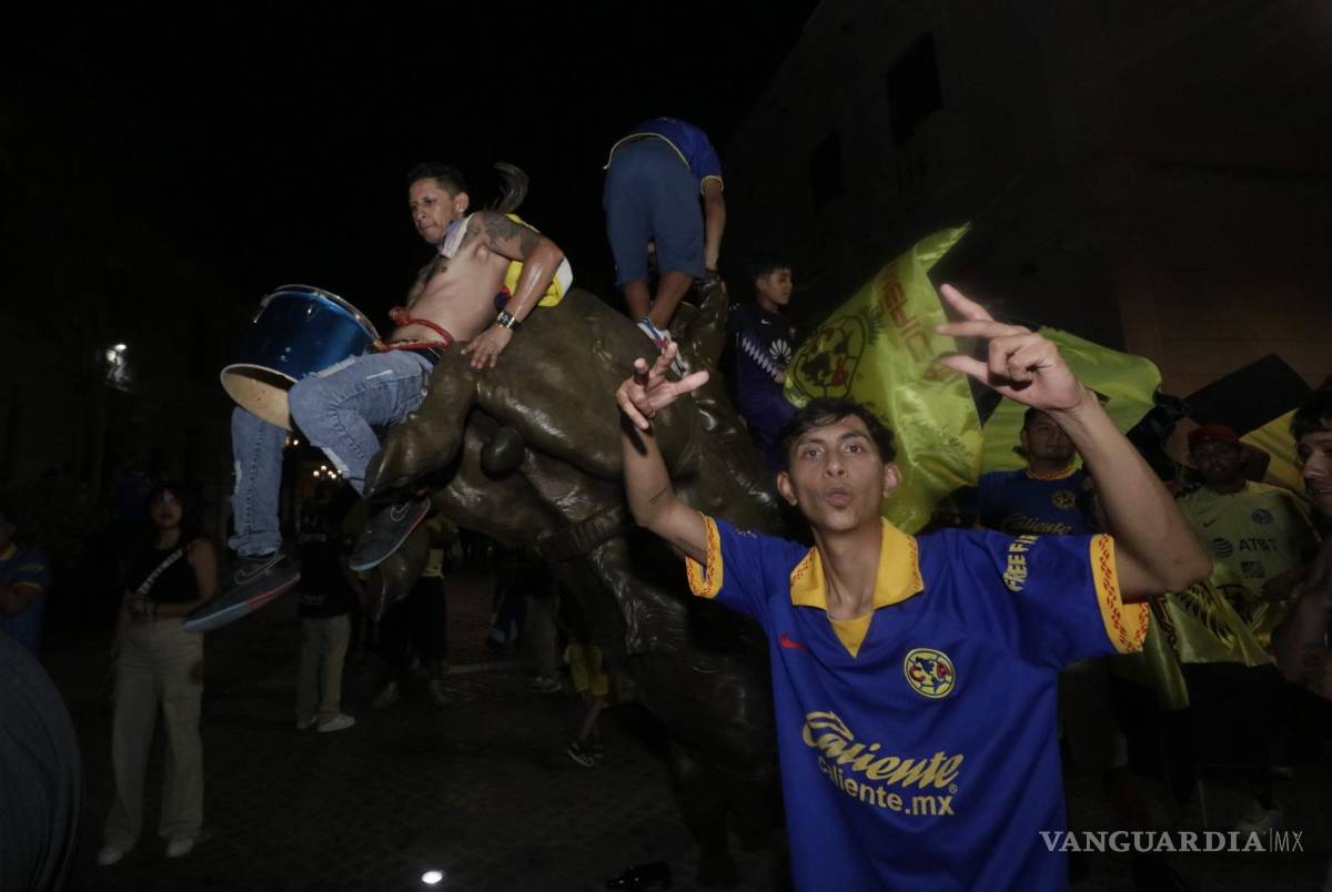 $!También sobre el toro del Paseo Capital festejaron.