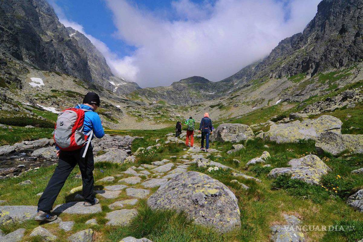 Mueren tres turistas que practicaban montañismo en Polonia