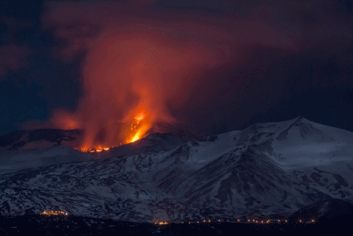 $!Erupción del volcán Etna deja cuatro heridos
