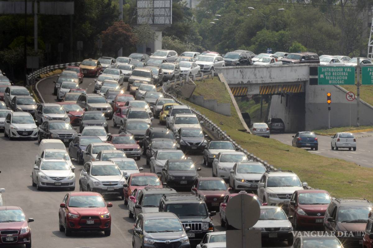 Famosos y ciudadanos se quejan del doble no circula en la CDMX