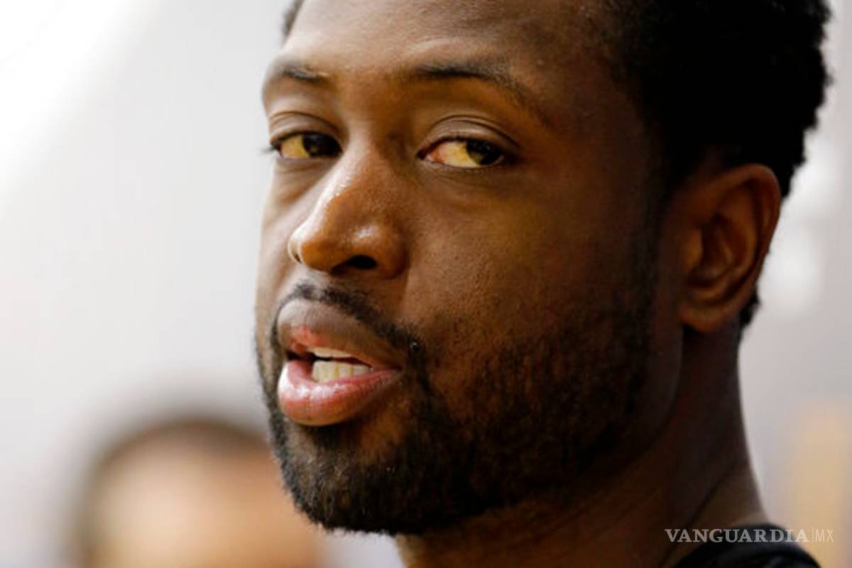 Dwyane Wade pide a los Cavs cambio de jugador titular a suplente