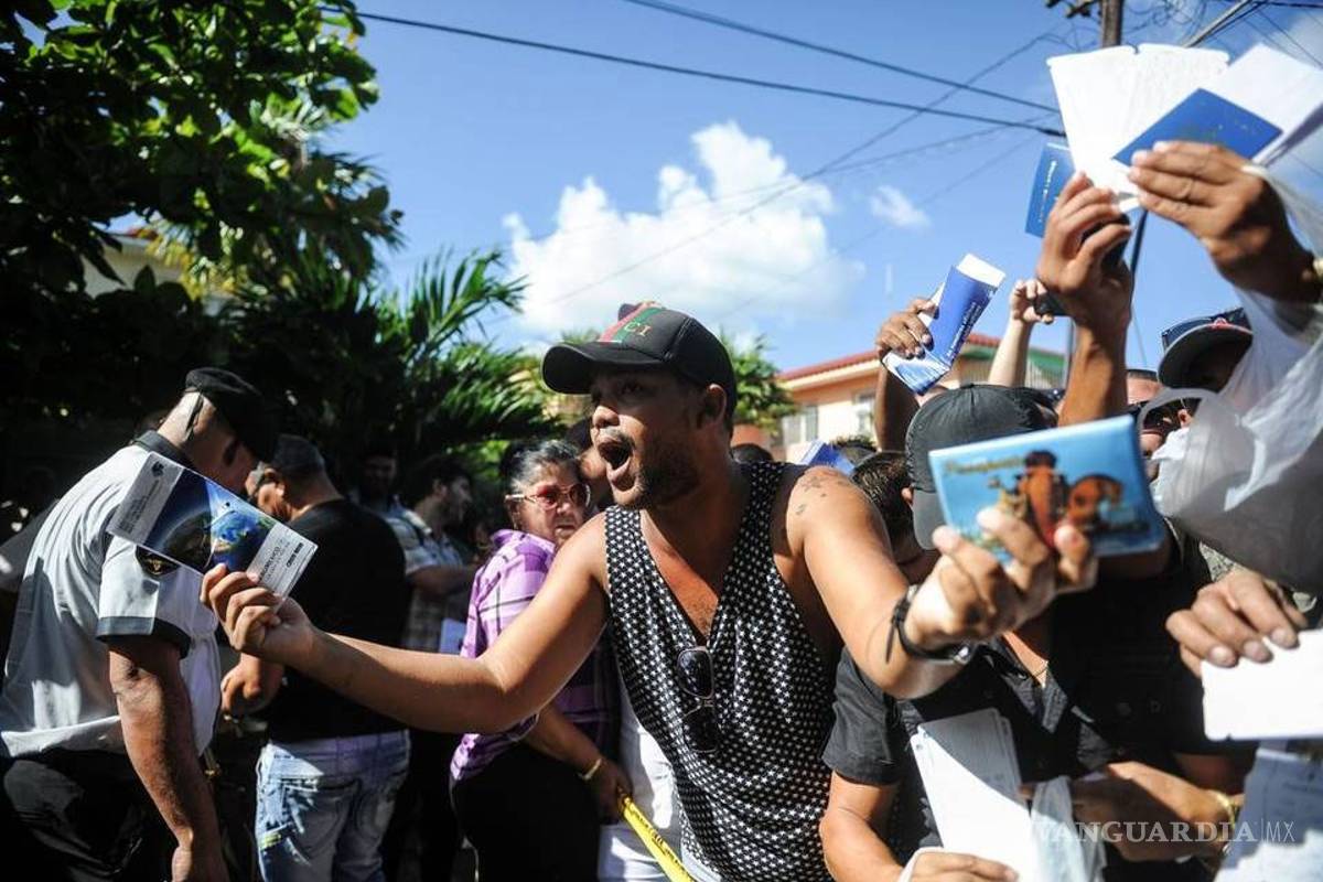 Cubanos prefieren morir en Colombia a ser deportados