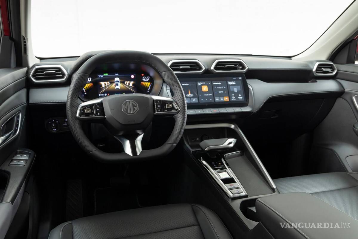 $!El interior ofrece pantallas de hasta 12.3”, techo panorámico y avanzadas asistencias de conducción.