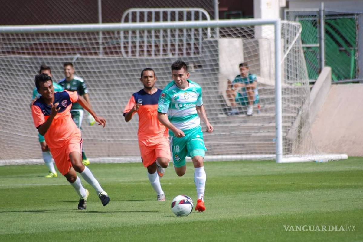 Titanes debuta con derrota en la Liga Premier