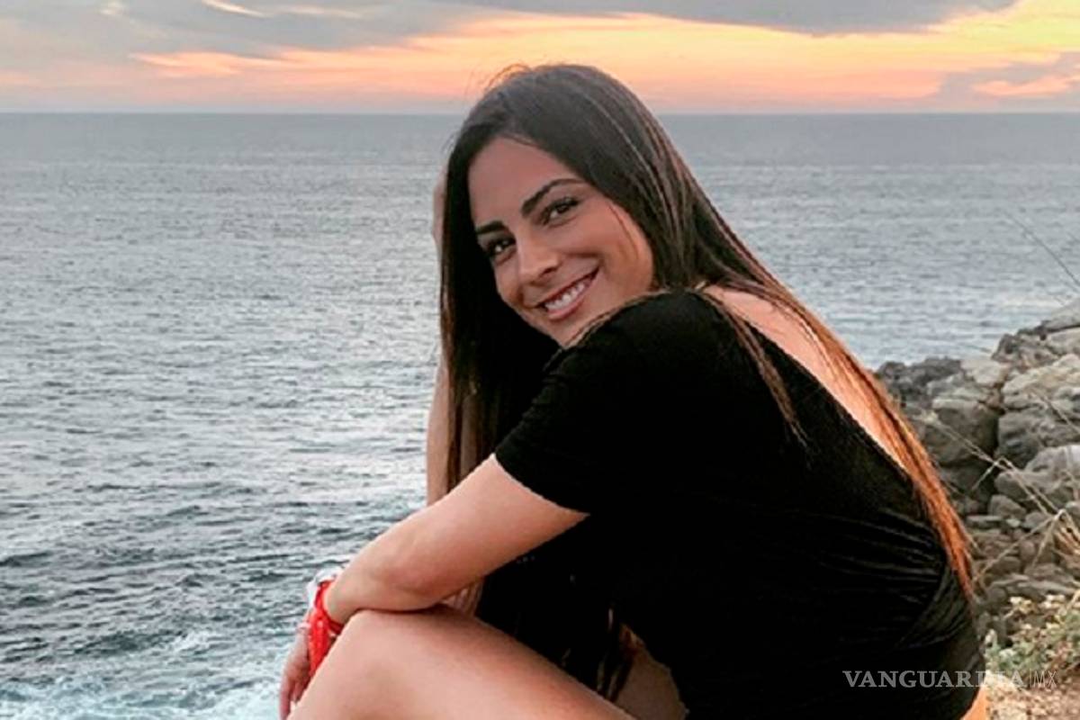 Valeria Marín sorprende a sus fans con foto en traje de baño