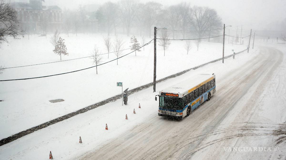 Cientos de personas varadas en carretera de Kentucky