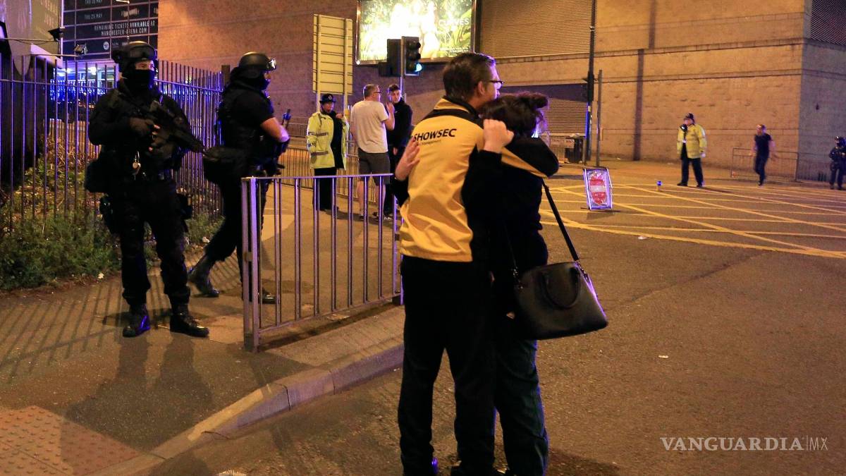 Famosos reaccionan en redes sociales tras explosiones en Manchester