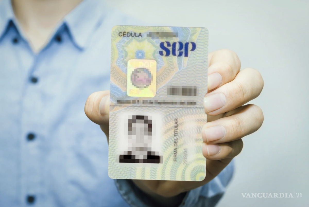 $!La cédula profesional dejó oficialmente de funcionar como identificación oficial en México.