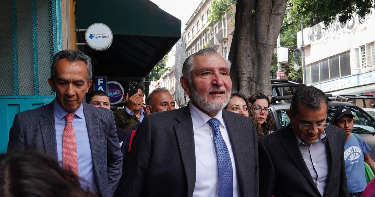 ‘Saludos a La Barredora’, le gritan a Adán Augusto López en calles de la CDMX