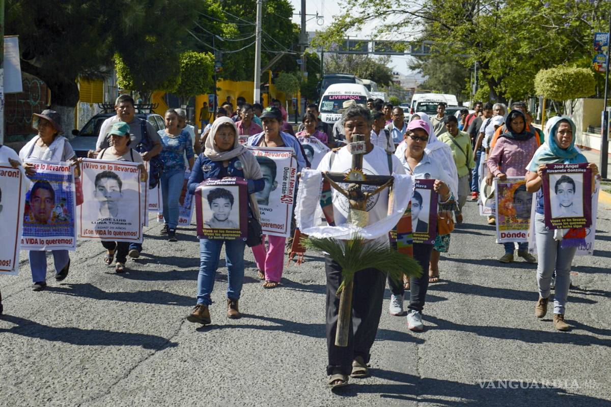 &quot;Nuestros hijos no tienen precio&quot;: Padres de los 43