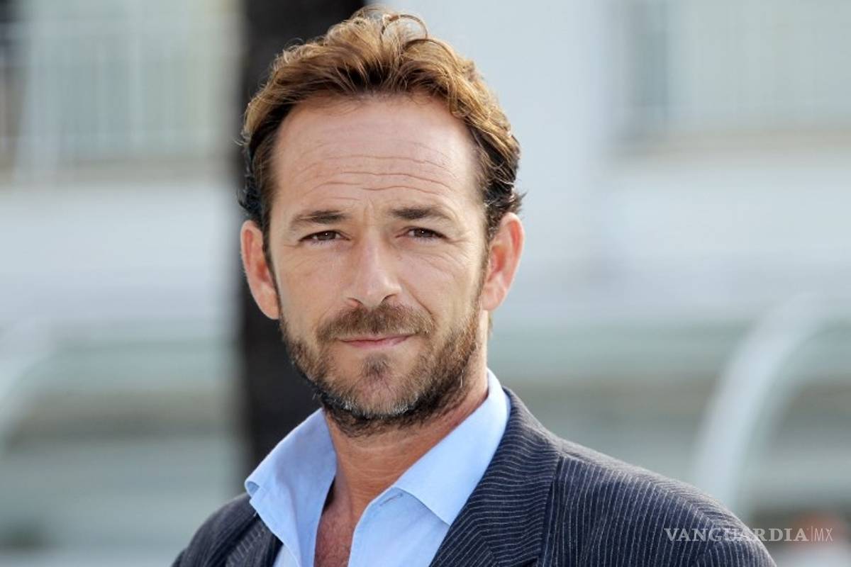 Suspenden producción de "Riverdale" por muerte de Luke Perry