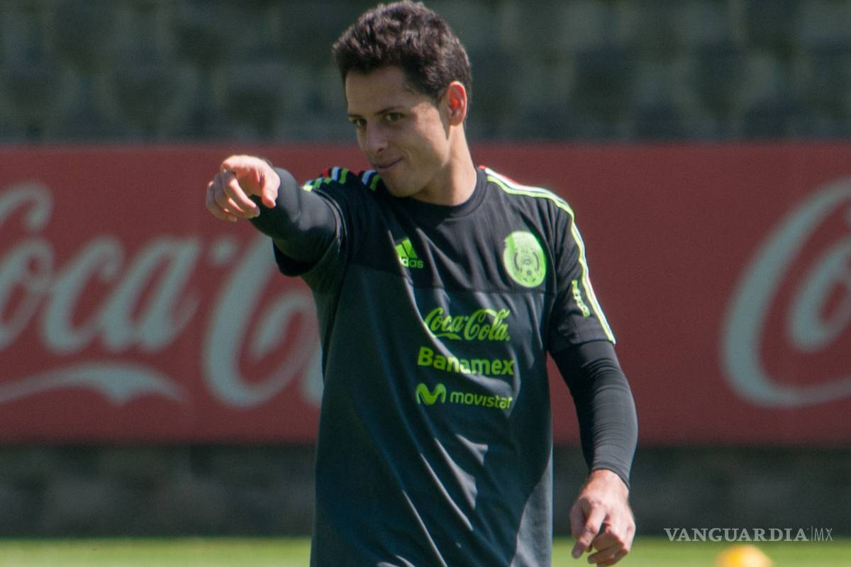 Chicharito iguala record goleador de Jared Borgetti