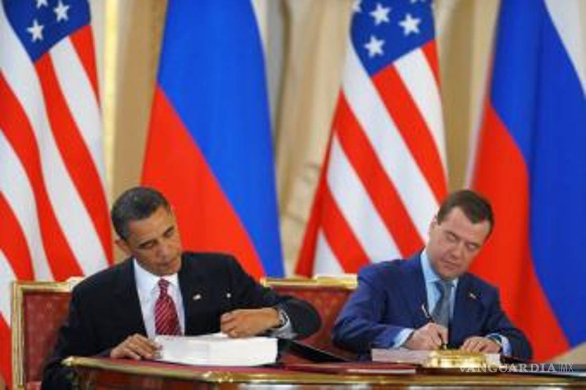 Obama y Medvédev firman en Praga el nuevo tratado de desarme nuclear