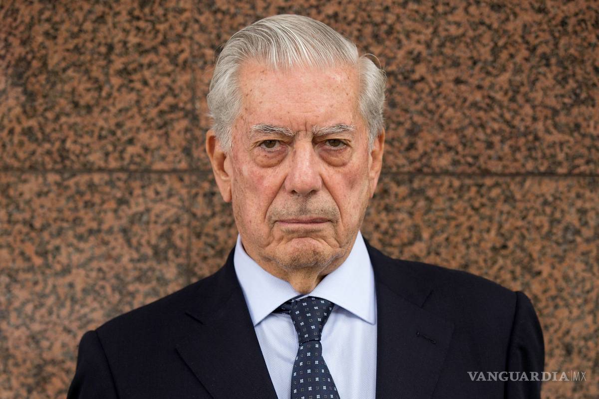 Vargas Llosa llama a todos los hispanohablantes a movilizarse frente a Donald Trump