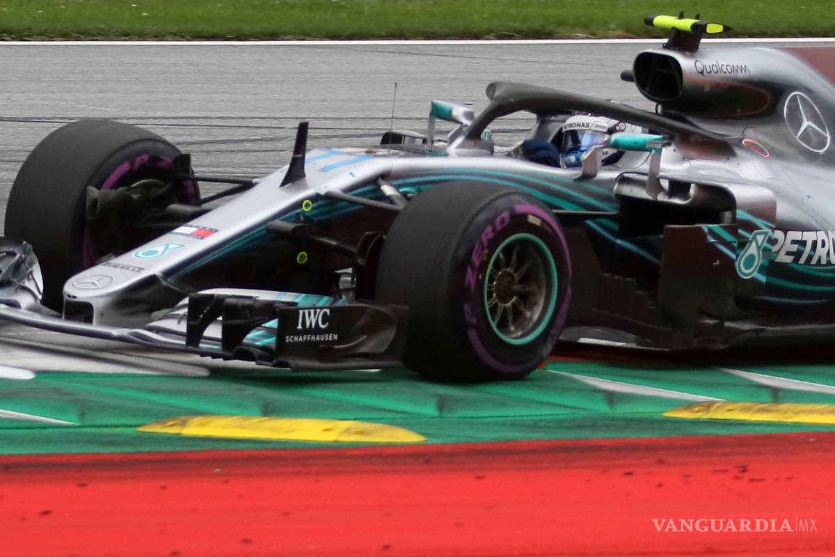Bottas supera a Hamilton y arrancará en la pole position para el GP de Austria