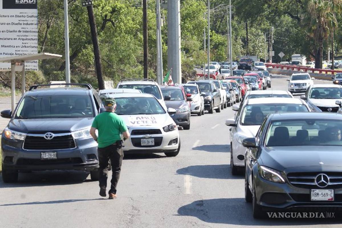 $!'AMLO vete ya', automovilistas protestan contra Obrador en CDMX