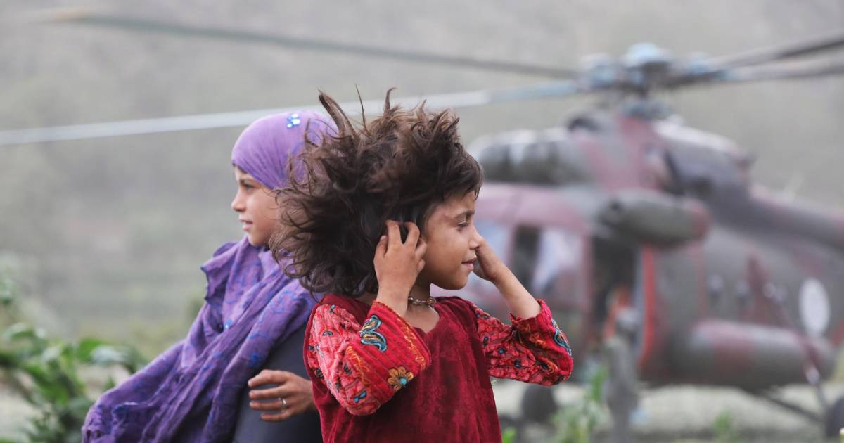 Tras terremoto en Afganistán, se niegan a ayudar a mujeres por normas talibanes