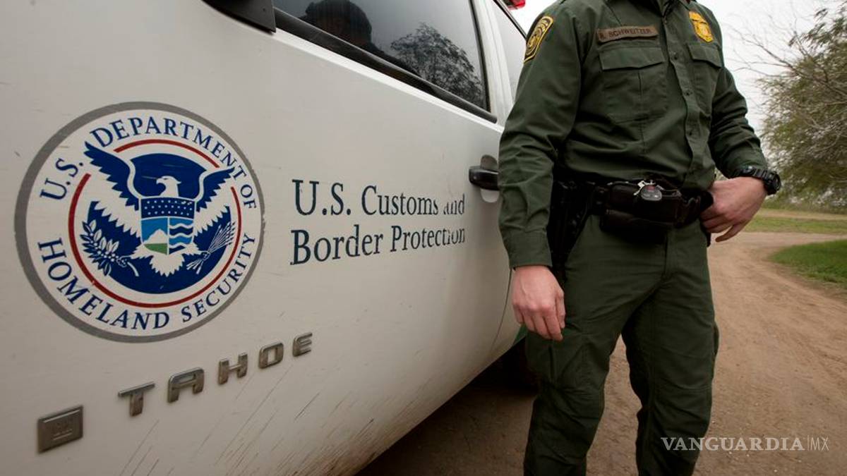 Patrulla Fronteriza detiene a 11 'polleros' y 21 migrantes ilegales