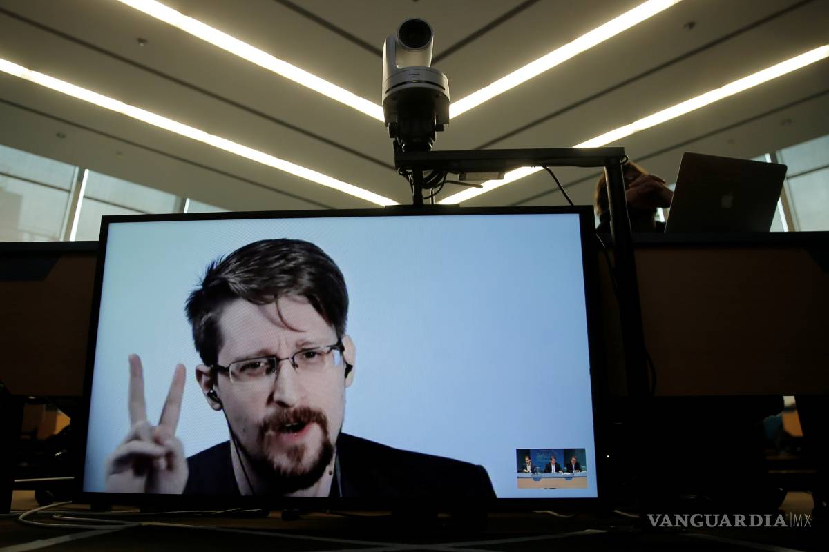 Detención de Assange es &quot;momento negro&quot; para libertad de prensa, dice Snowden