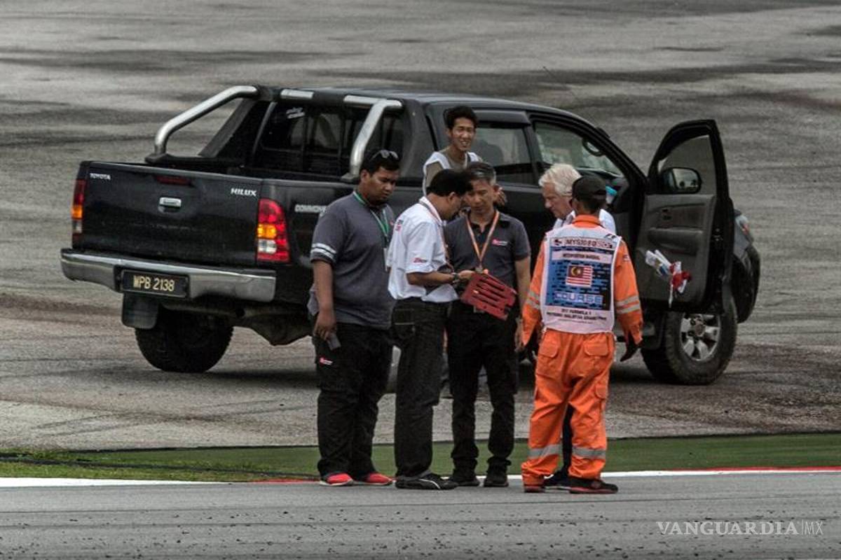 $!Romain Grosjean sale ileso de un choque en las prácticas del GP de Malasia