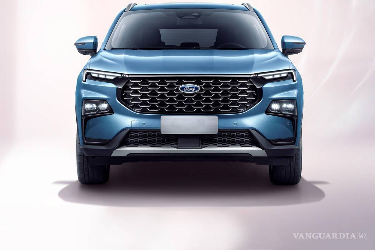 un suv que va por los demás de su categoría