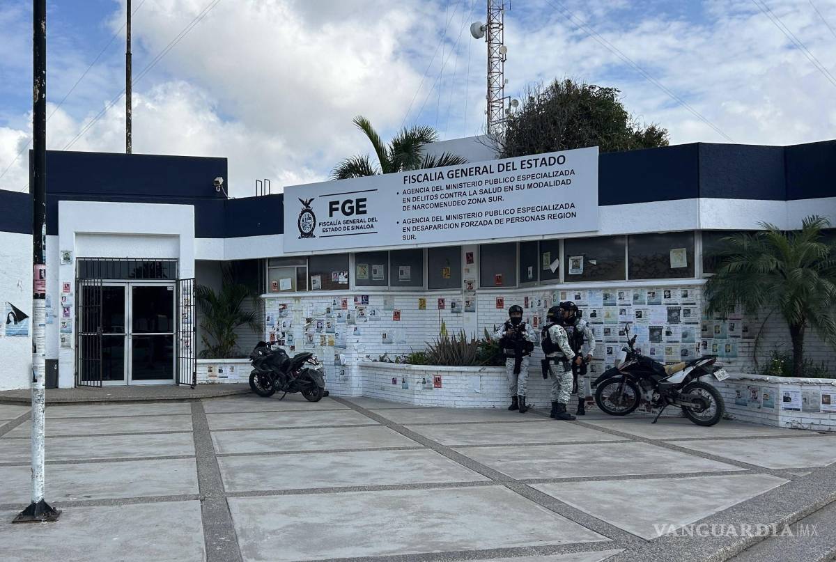 $!Instalaciones de la Fiscalía General del Estado Zona Sur, mantuvieron un fuerte resguardo de seguridad. El día 9 de febrero fueron entregados los cuerpos de los mineros identificados después de ser localizados en una fosa clandestina en la comunidad El Verde, municipio de Concordia.