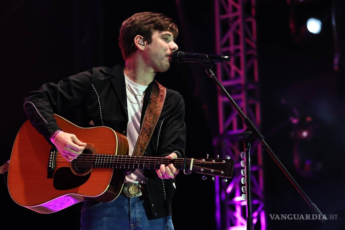 William Beckmann conquista el Rodeo Saltillo con su estilo country