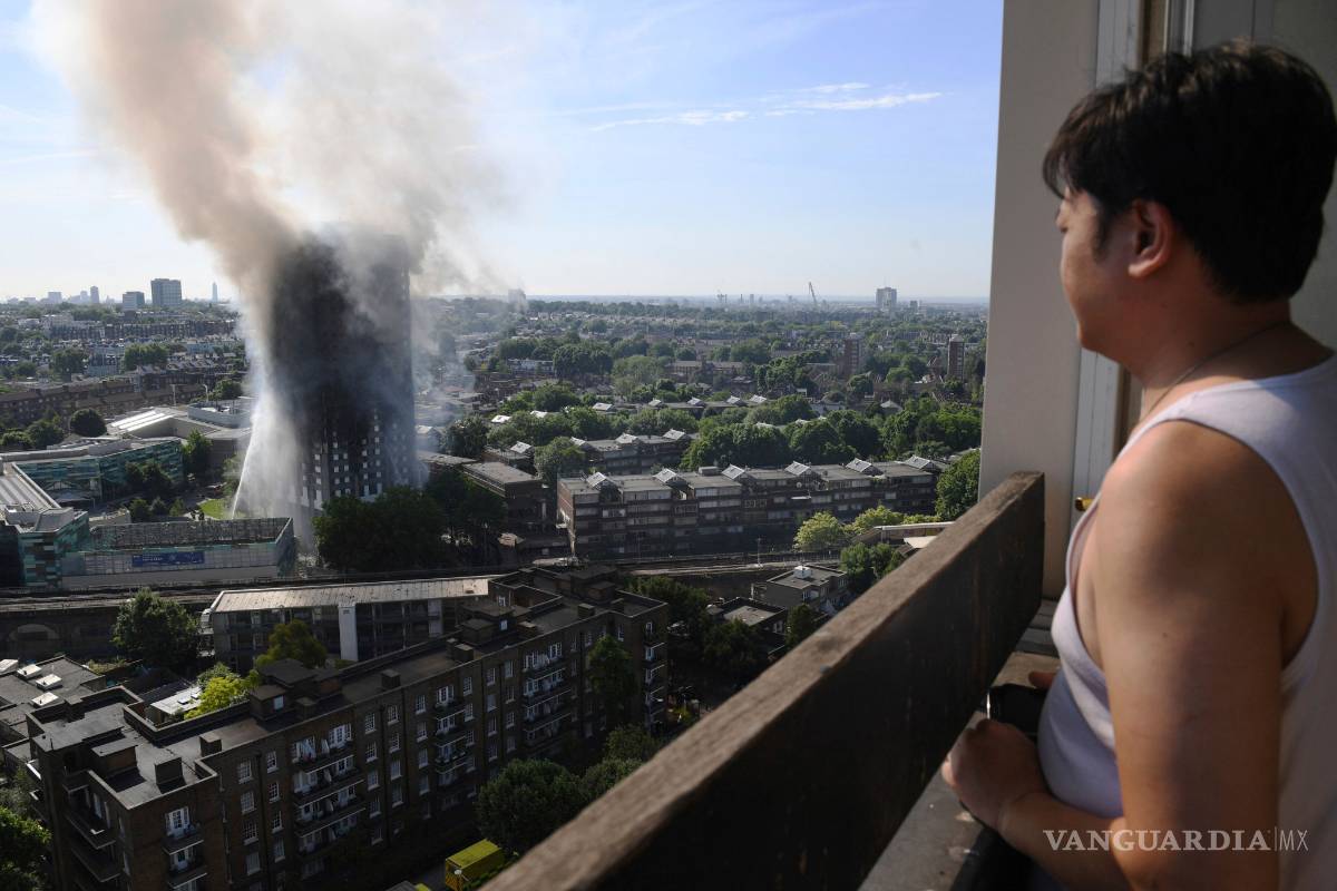 Al menos 6 muertos y 64 heridos en el incendio de un edificio en Londres
