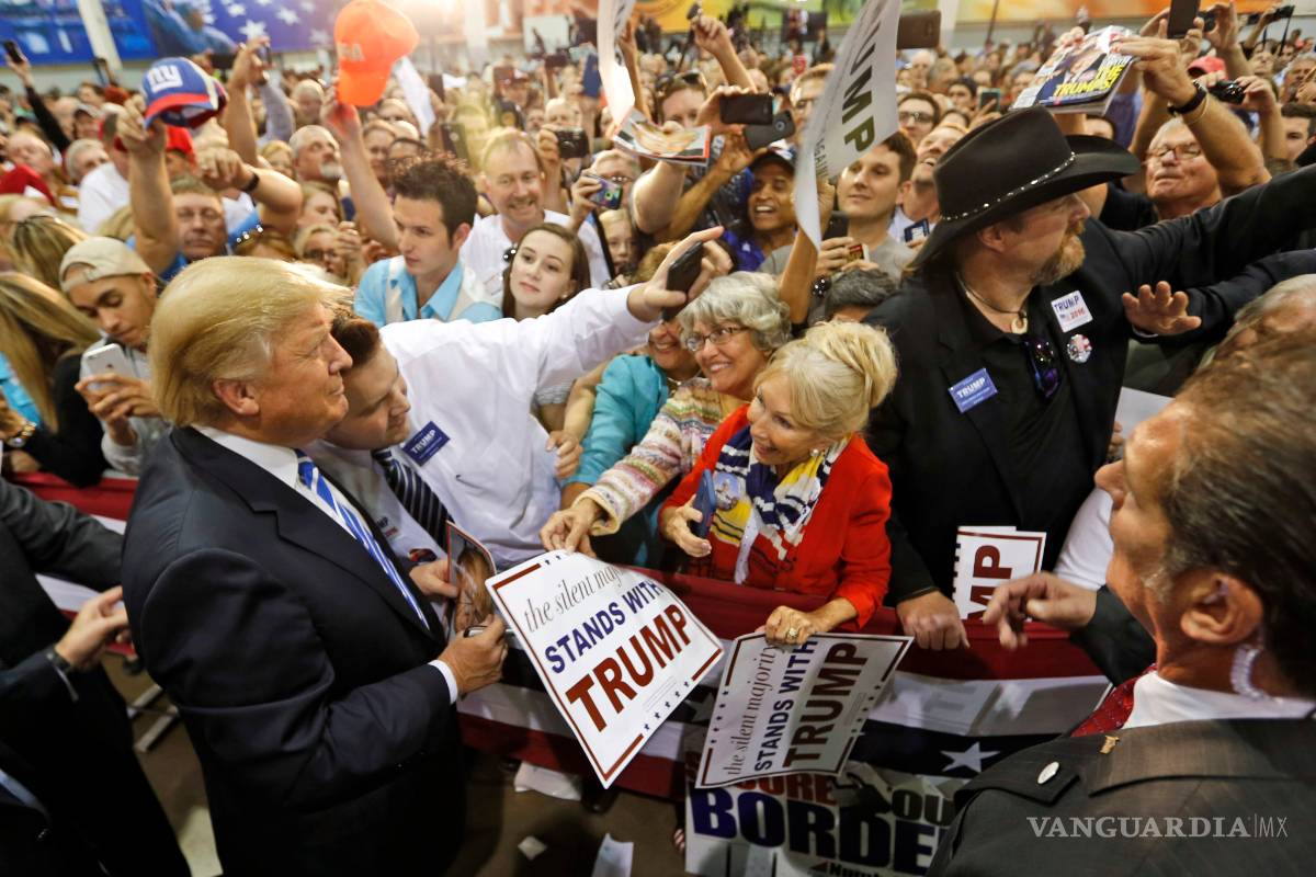 Trump dice que Bernie Sanders es comunista