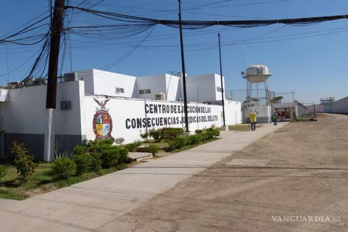 Hallan armas y drogas en el penal de Culiacán