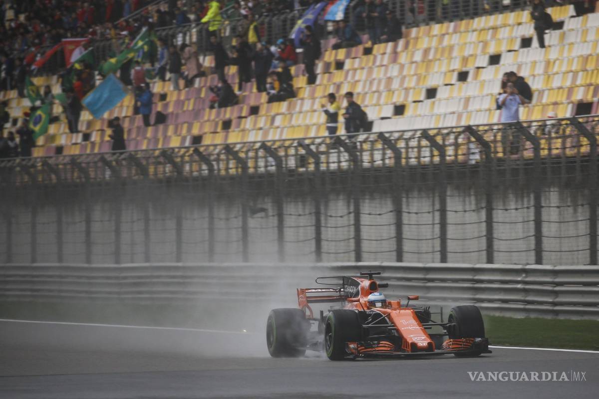Niebla cancela los segundos libres y deja a Alonso casi sin rodar en el GP de China
