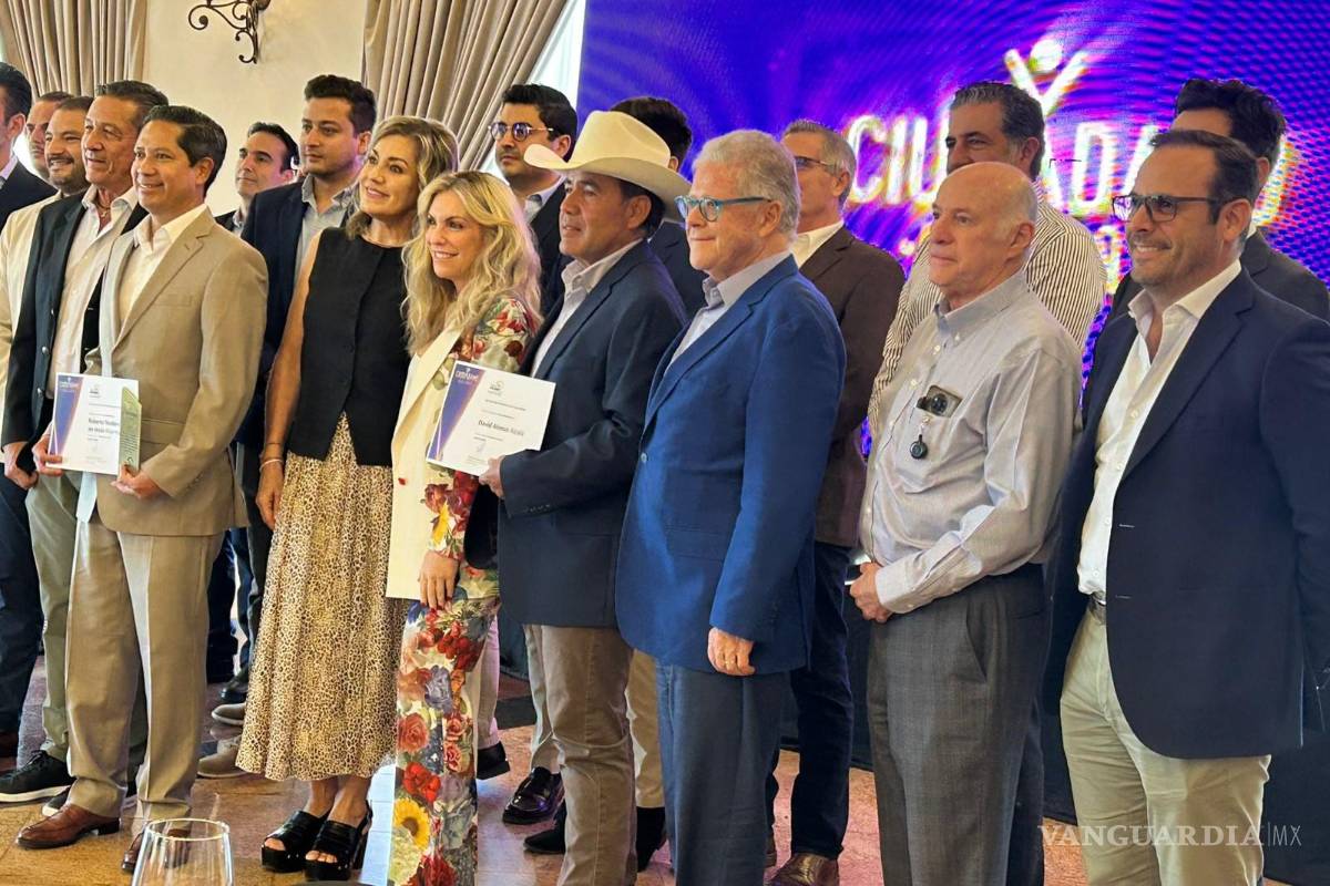 $!Además de David Alonso, dos coahuilenses más fueron reconocidos el martes en Torreón.