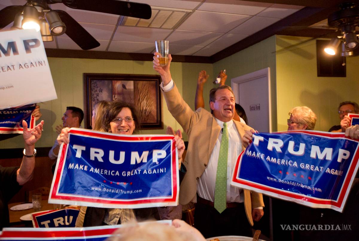 $!Agárrense: Trump aventaja en republicanos; Hillary con demócratas