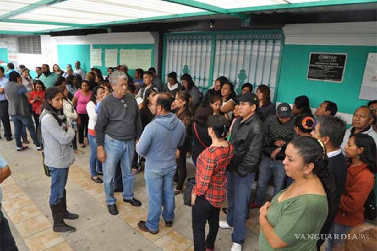 Permanece grupo de maestros en plantón en Chiapas