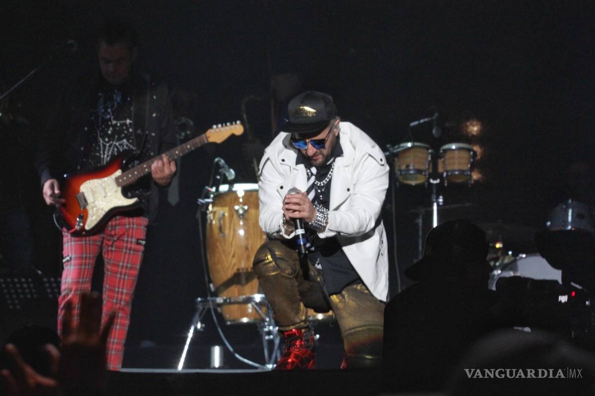 Los Auténticos Decadentes cierran con fiesta primer día del Vive Latino